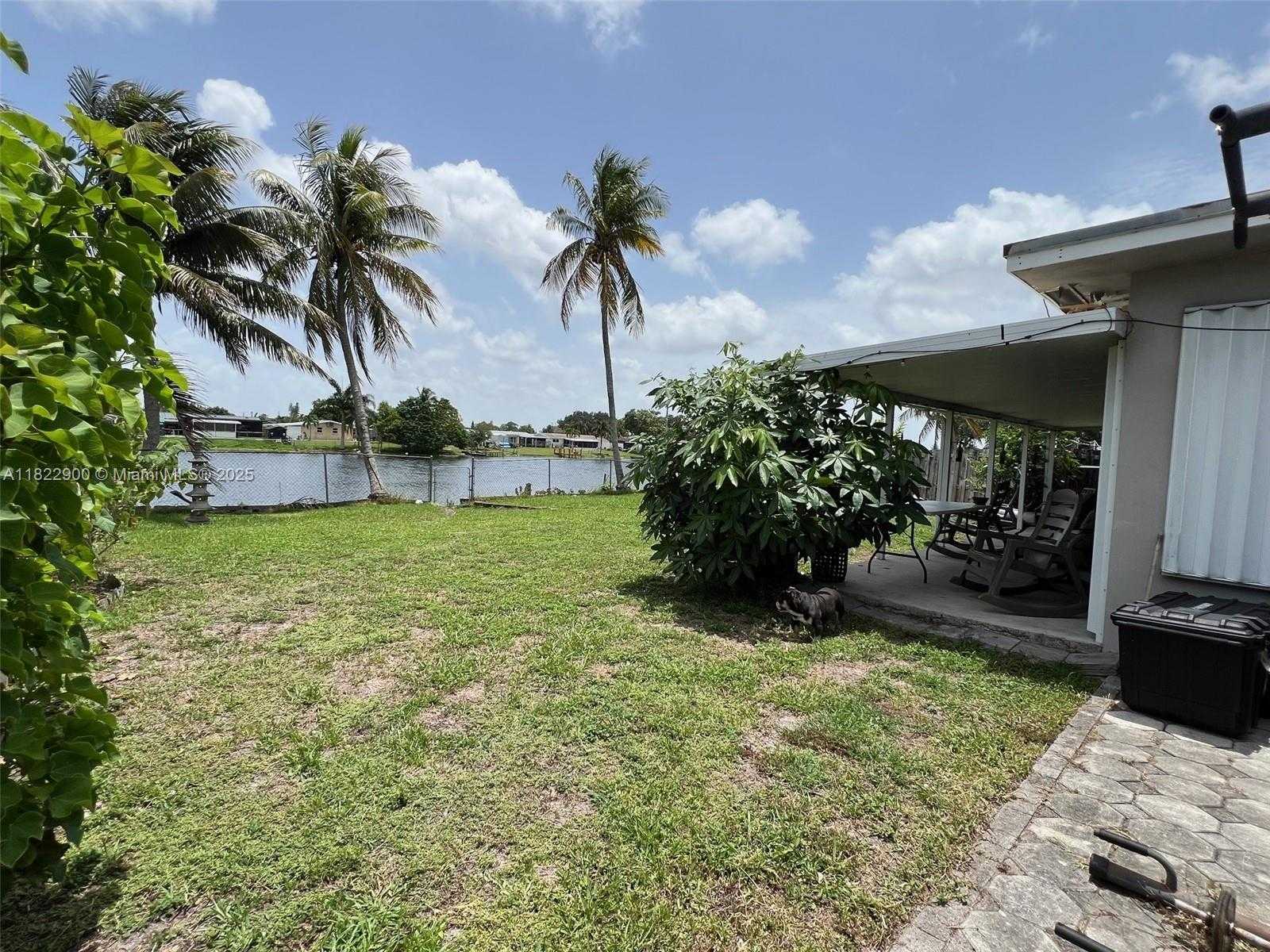 Small Image of 8230 NORTH WEST 15TH ST, Pembroke Pines Number 29