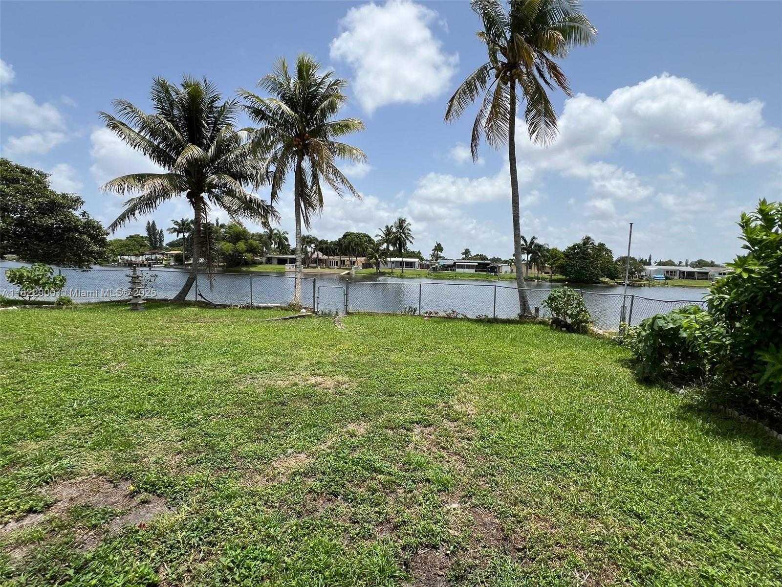 Small Image of 8230 NORTH WEST 15TH ST, Pembroke Pines Number 31