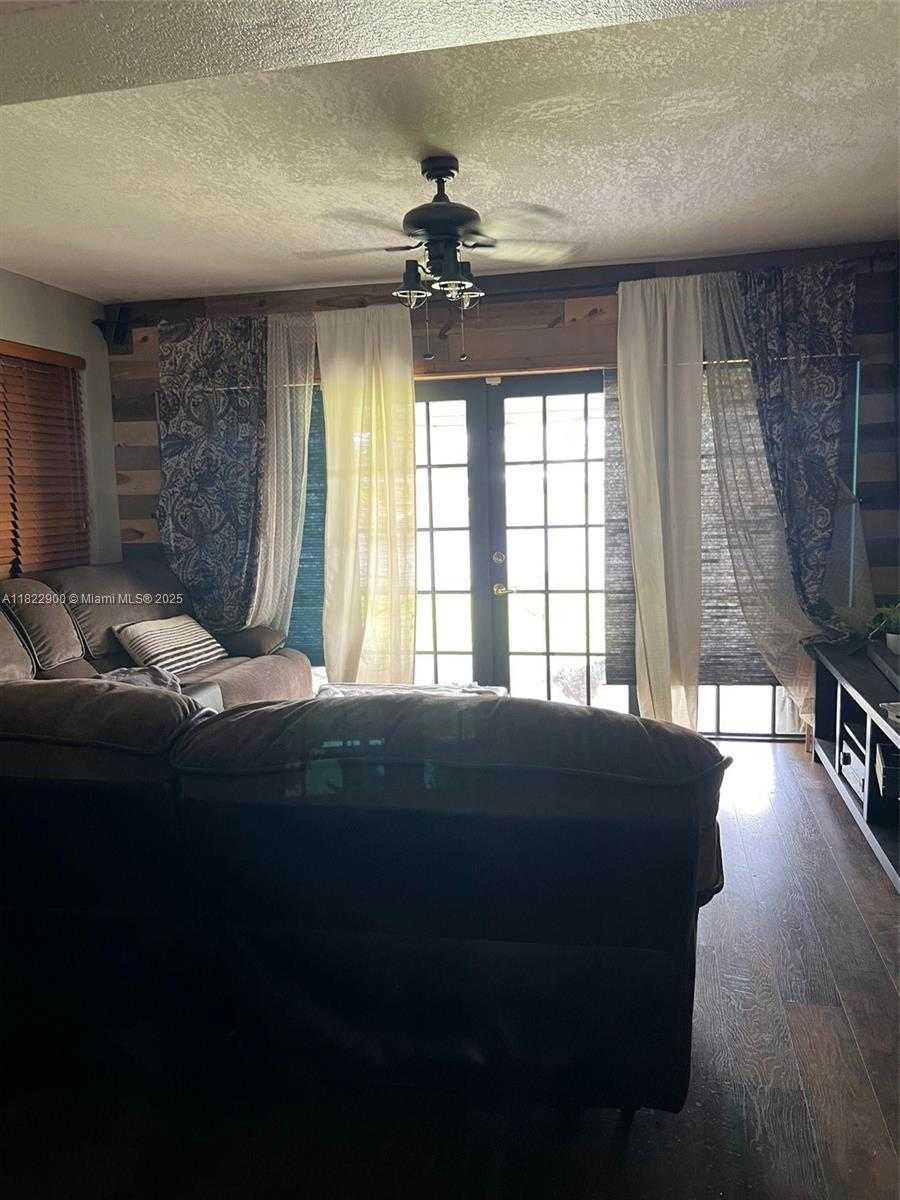 Small Image of 8230 NORTH WEST 15TH ST, Pembroke Pines Number 6