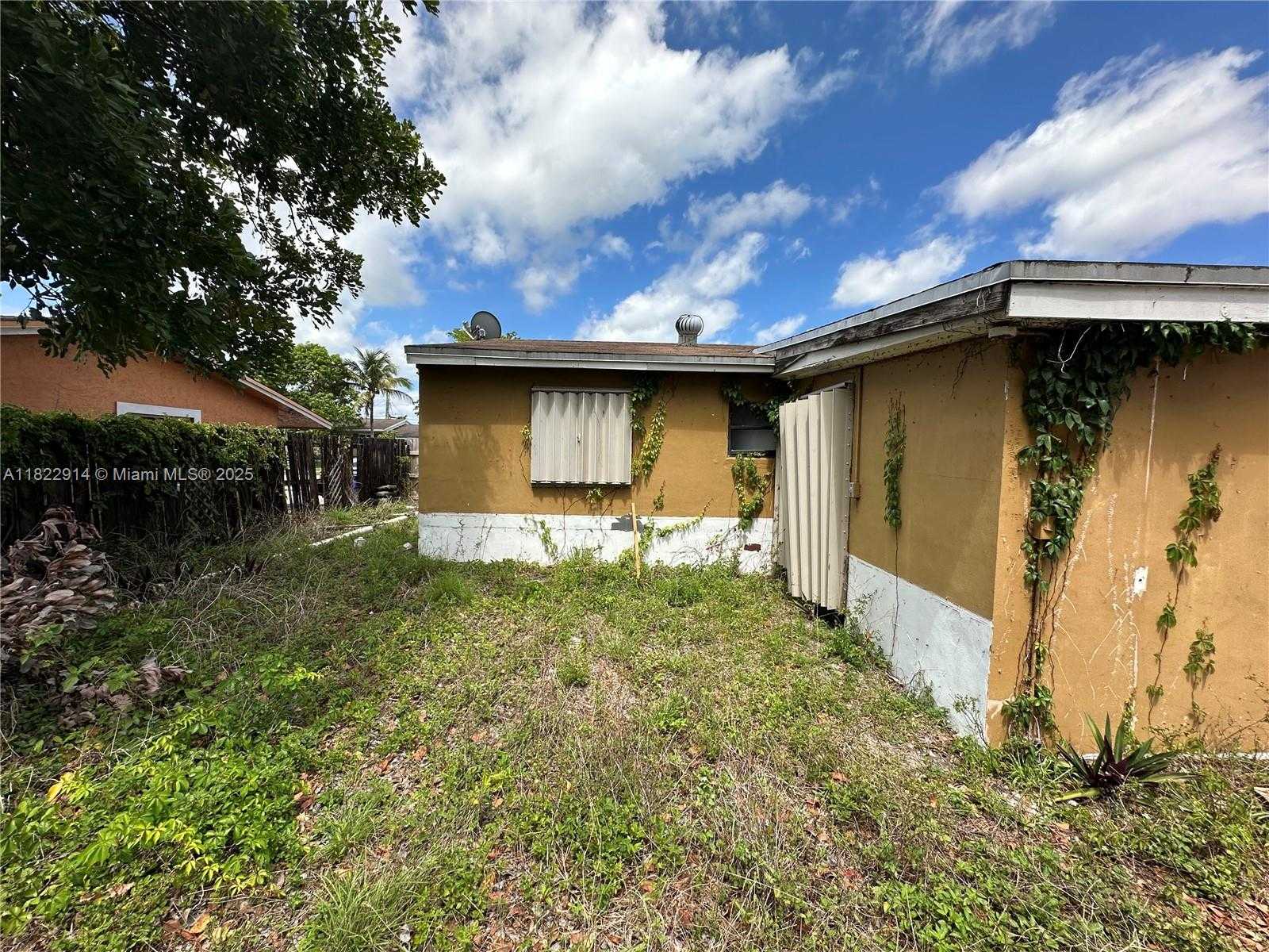 Small Image of 2260 SOUTH WEST 42ND TER, Fort Lauderdale Number 12