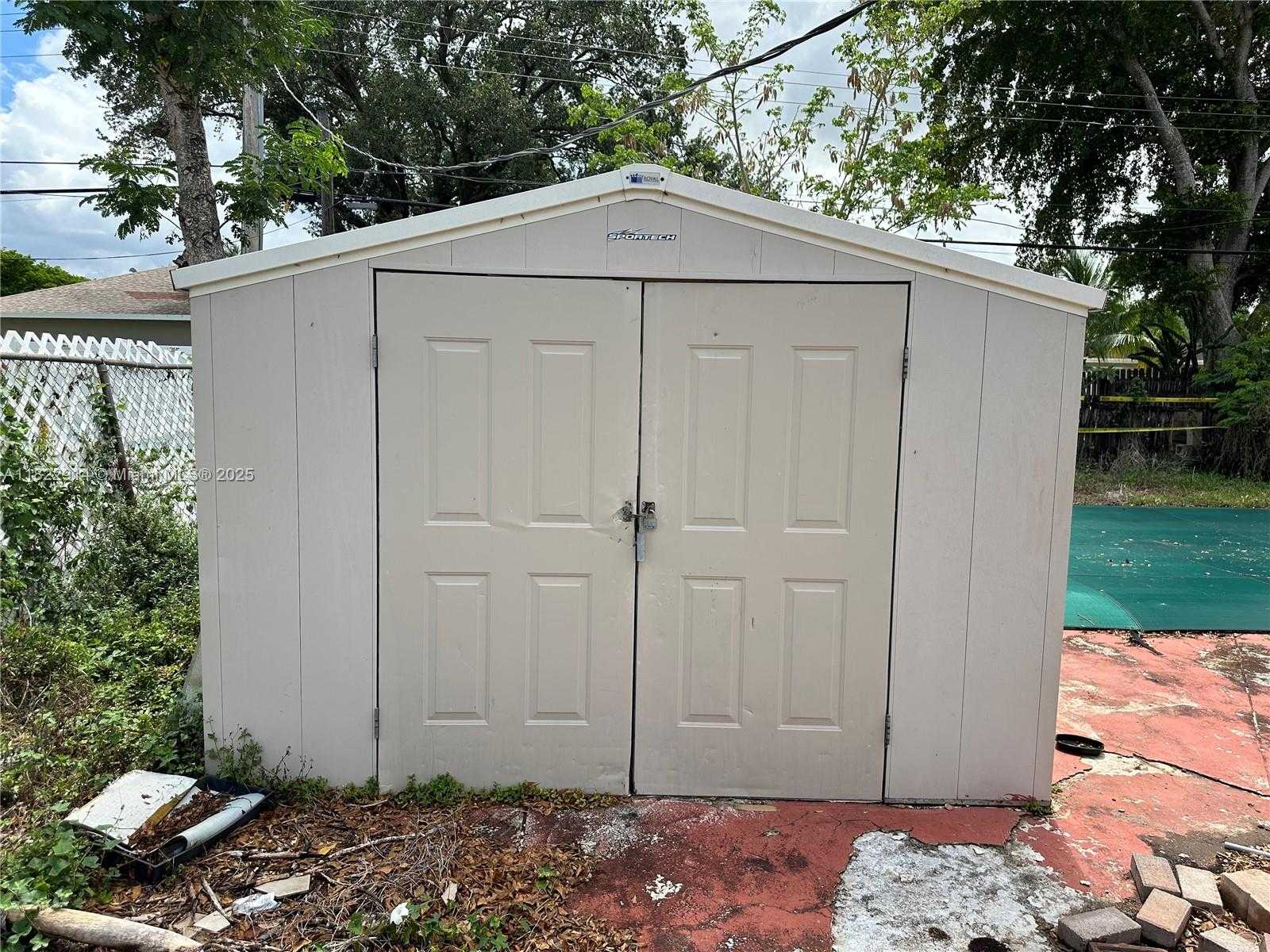 Small Image of 2260 SOUTH WEST 42ND TER, Fort Lauderdale Number 8