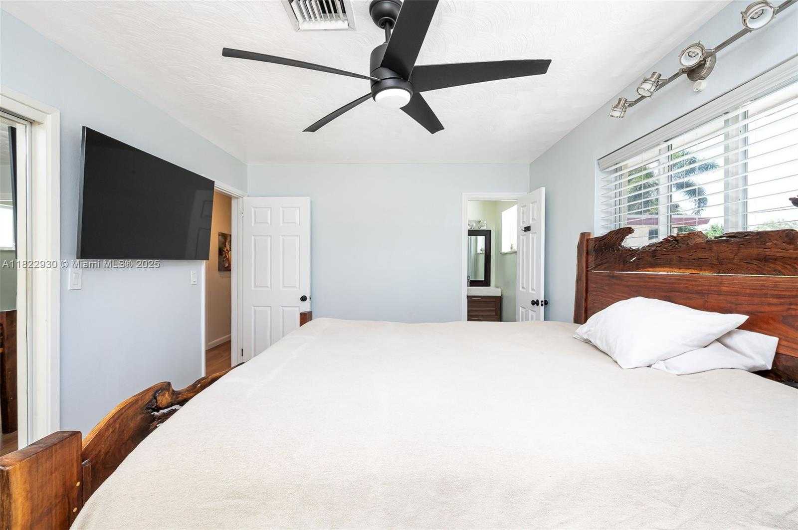 Small Image of 435 NORTH EAST 36TH ST, Boca Raton Number 18