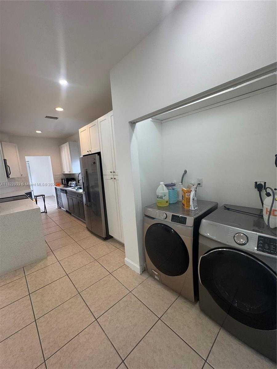 Small Image of 1281 NORTH EAST 41ST PL, Homestead Number 3
