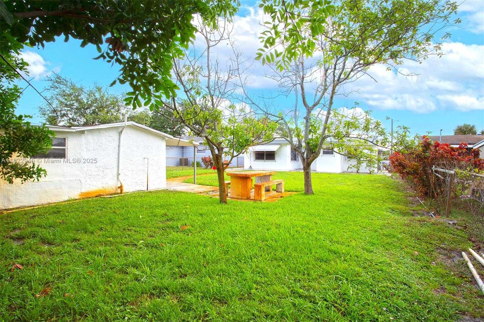 Small Image of 1311 SOUTH WEST 33RD TER, Fort Lauderdale Number 6