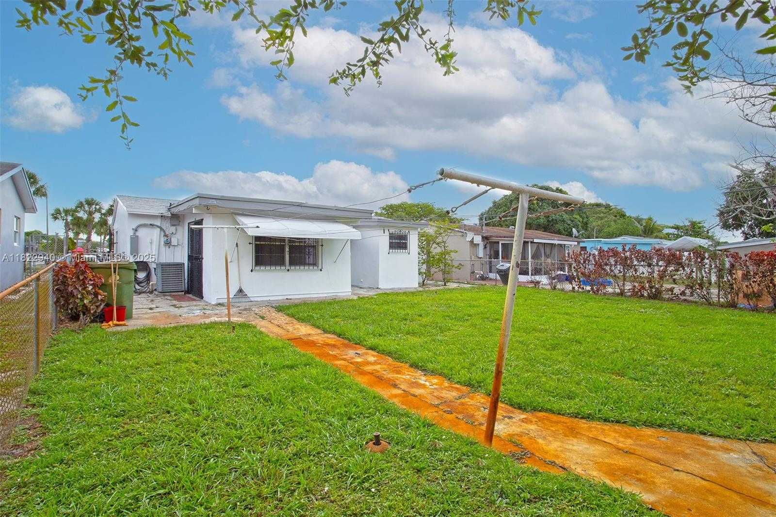Small Image of 1311 SOUTH WEST 33RD TER, Fort Lauderdale Number 7