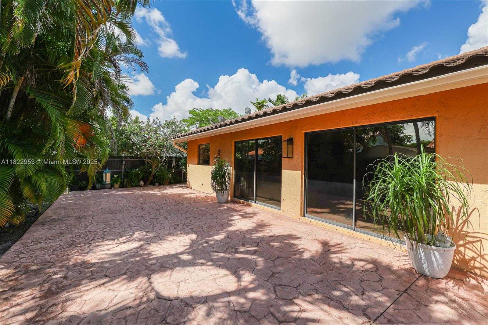 Small Image of 20045 NORTH WEST 65TH CT, Hialeah Number 31