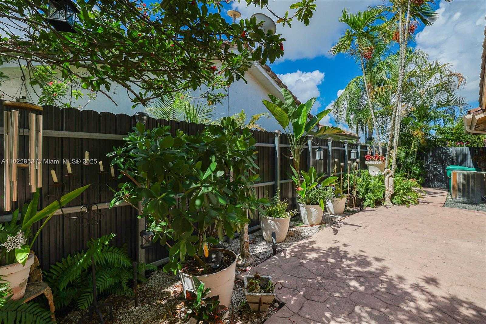Small Image of 20045 NORTH WEST 65TH CT, Hialeah Number 33