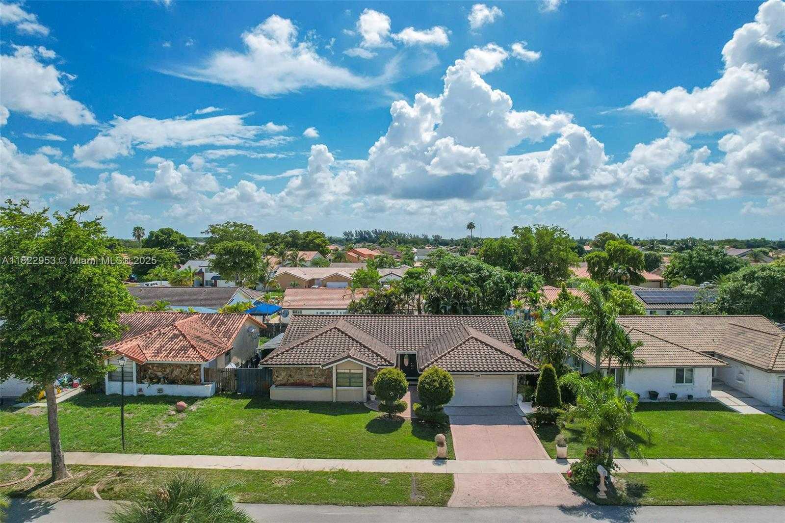 Small Image of 20045 NORTH WEST 65TH CT, Hialeah Number 36
