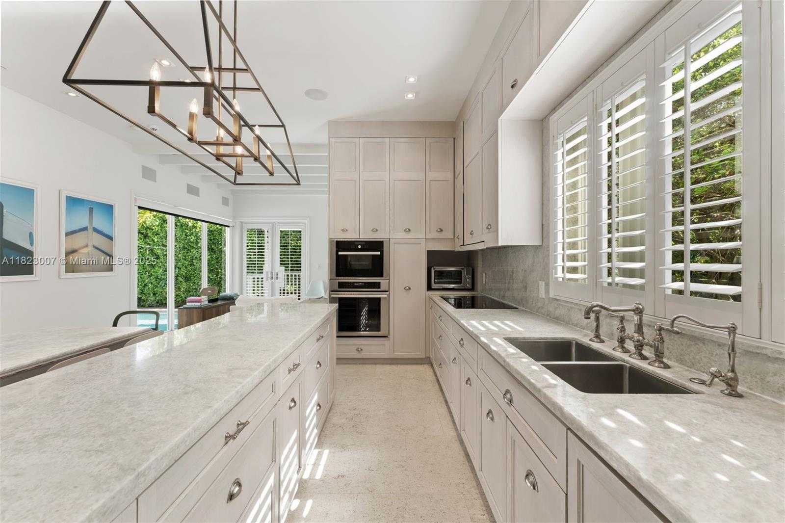 Small Image of 220 CYPRESS DR, Key Biscayne Number 10