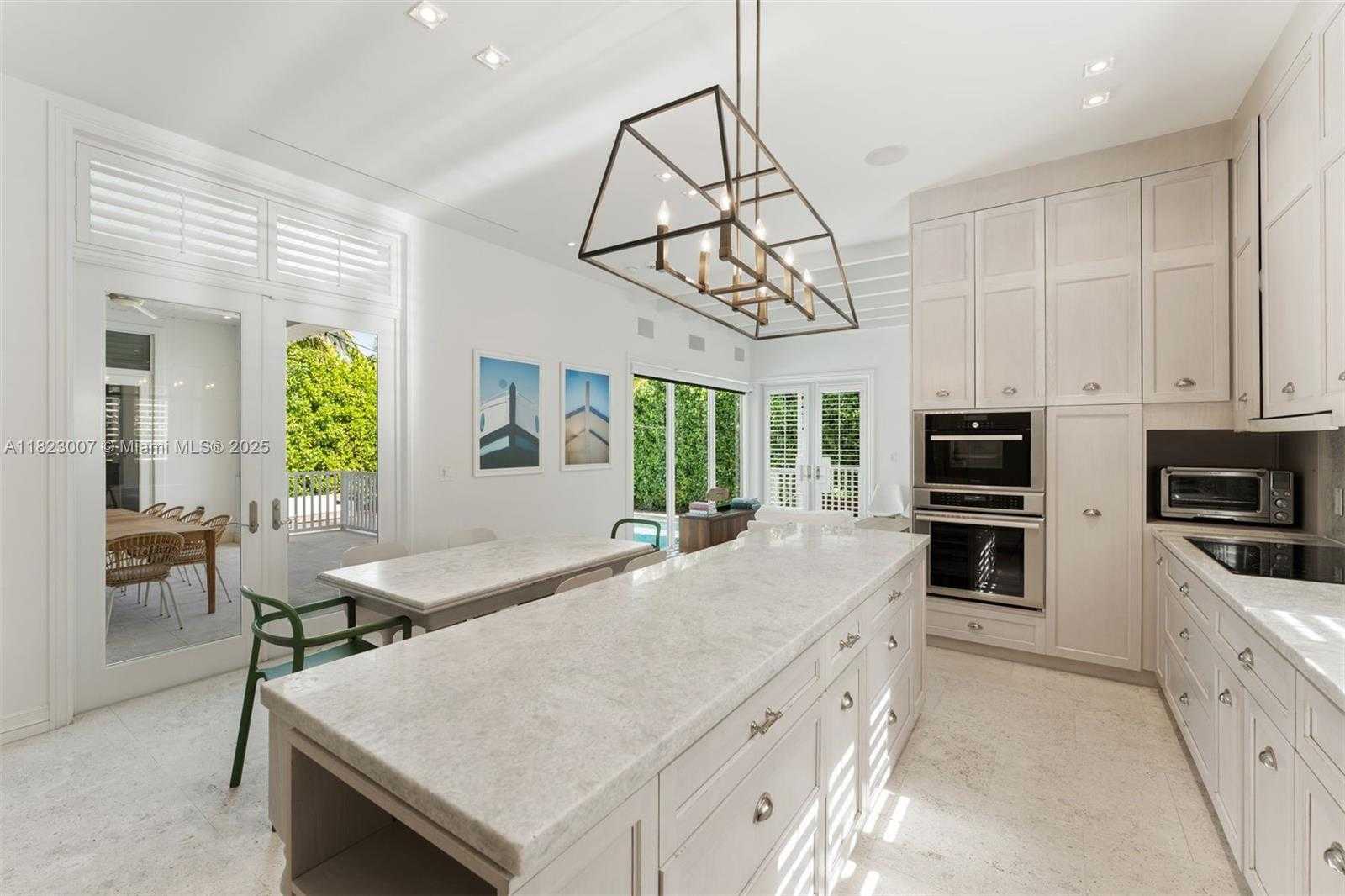 Small Image of 220 CYPRESS DR, Key Biscayne Number 11