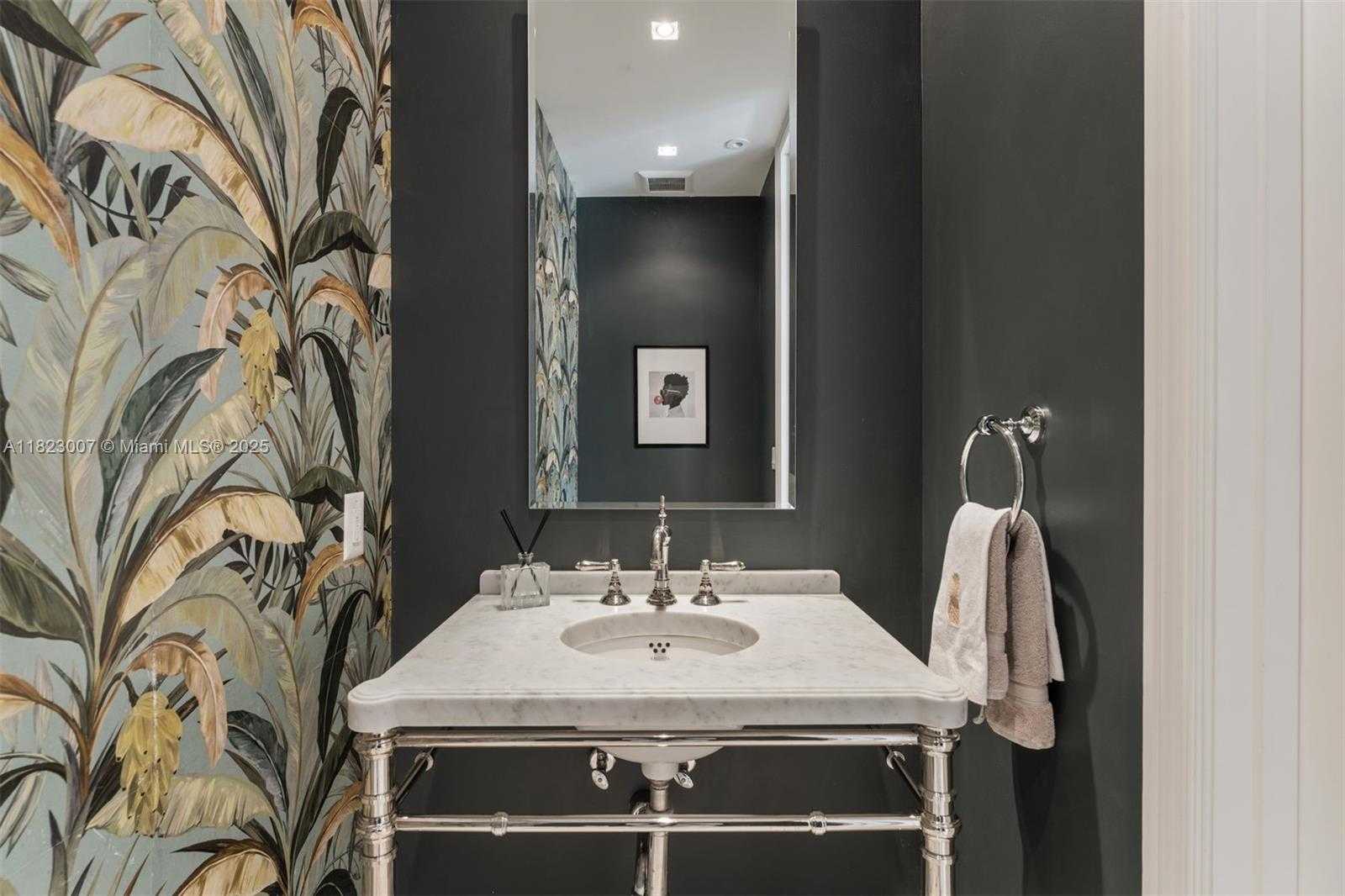 Small Image of 220 CYPRESS DR, Key Biscayne Number 16