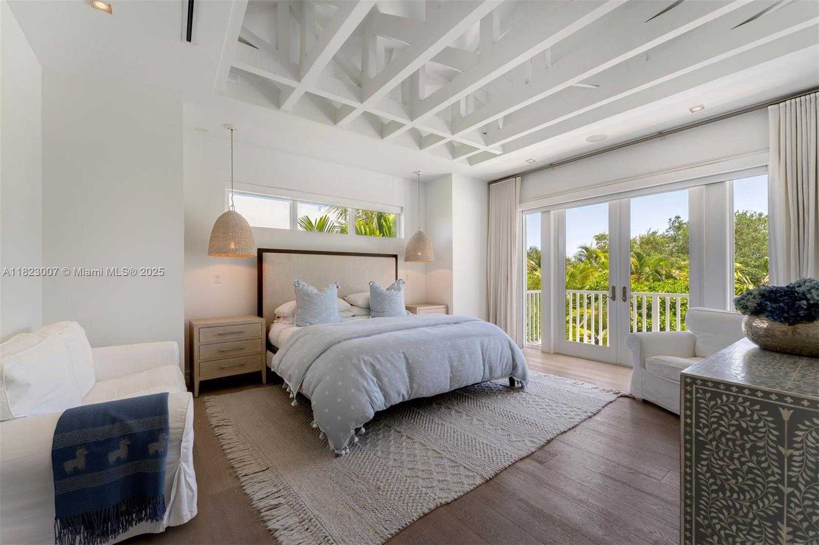 Small Image of 220 CYPRESS DR, Key Biscayne Number 22