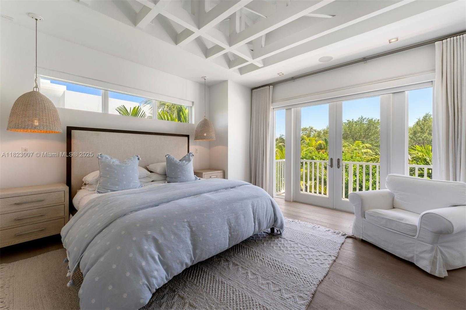 Small Image of 220 CYPRESS DR, Key Biscayne Number 23