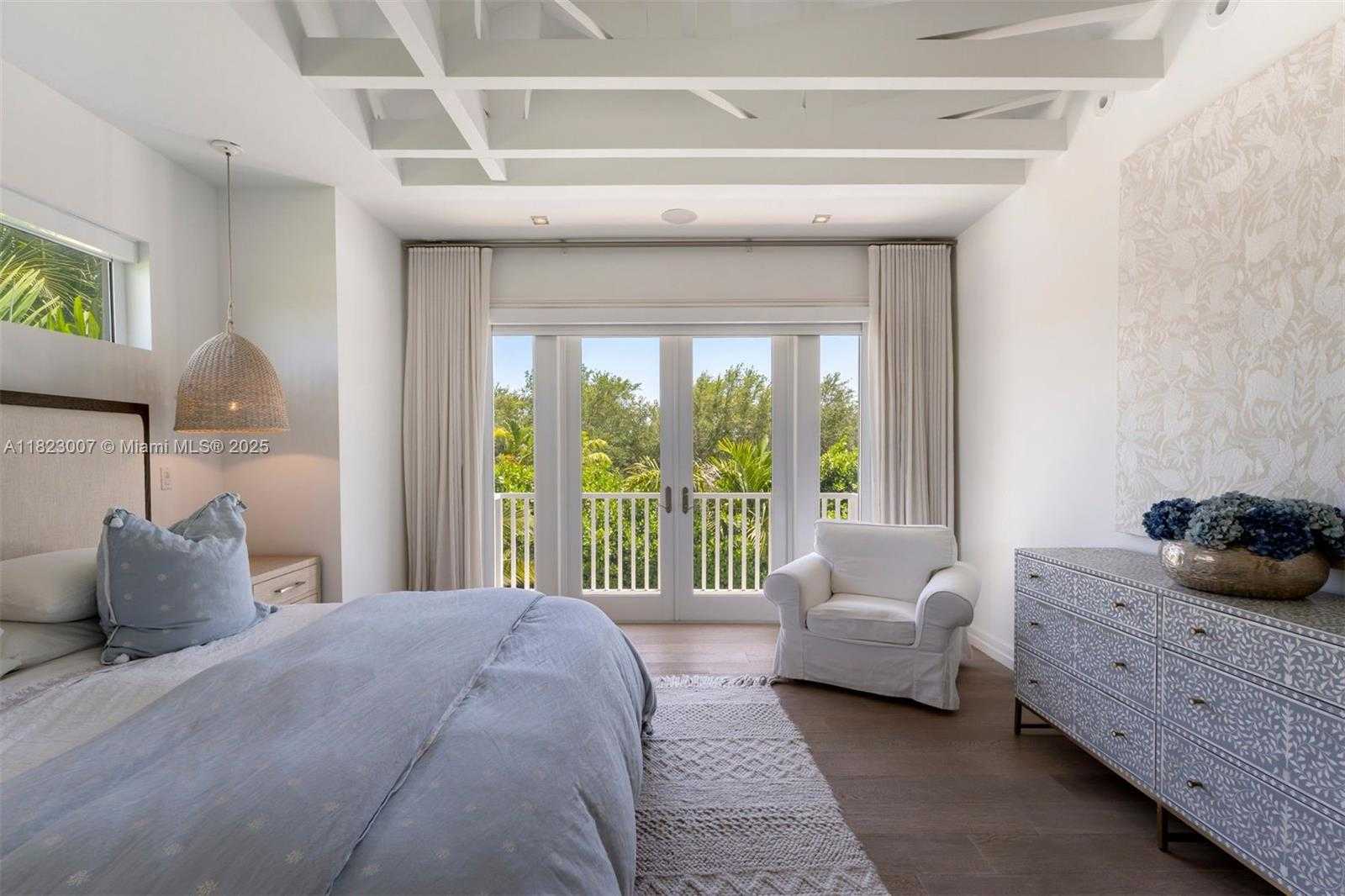 Small Image of 220 CYPRESS DR, Key Biscayne Number 24
