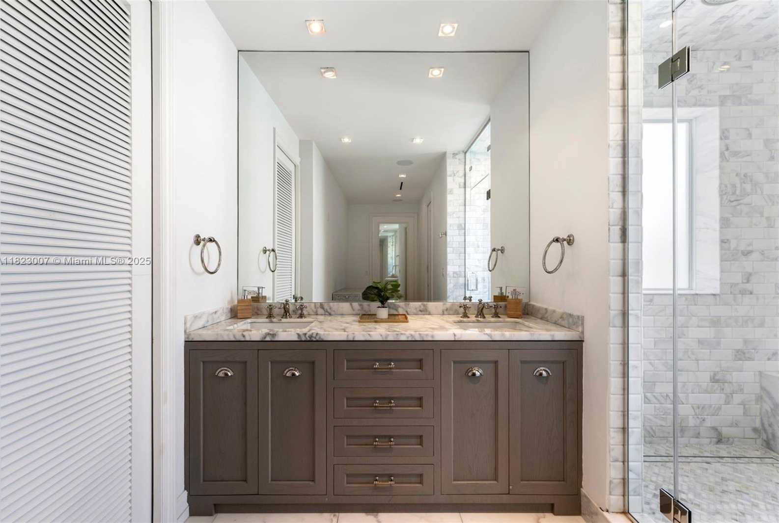 Small Image of 220 CYPRESS DR, Key Biscayne Number 27