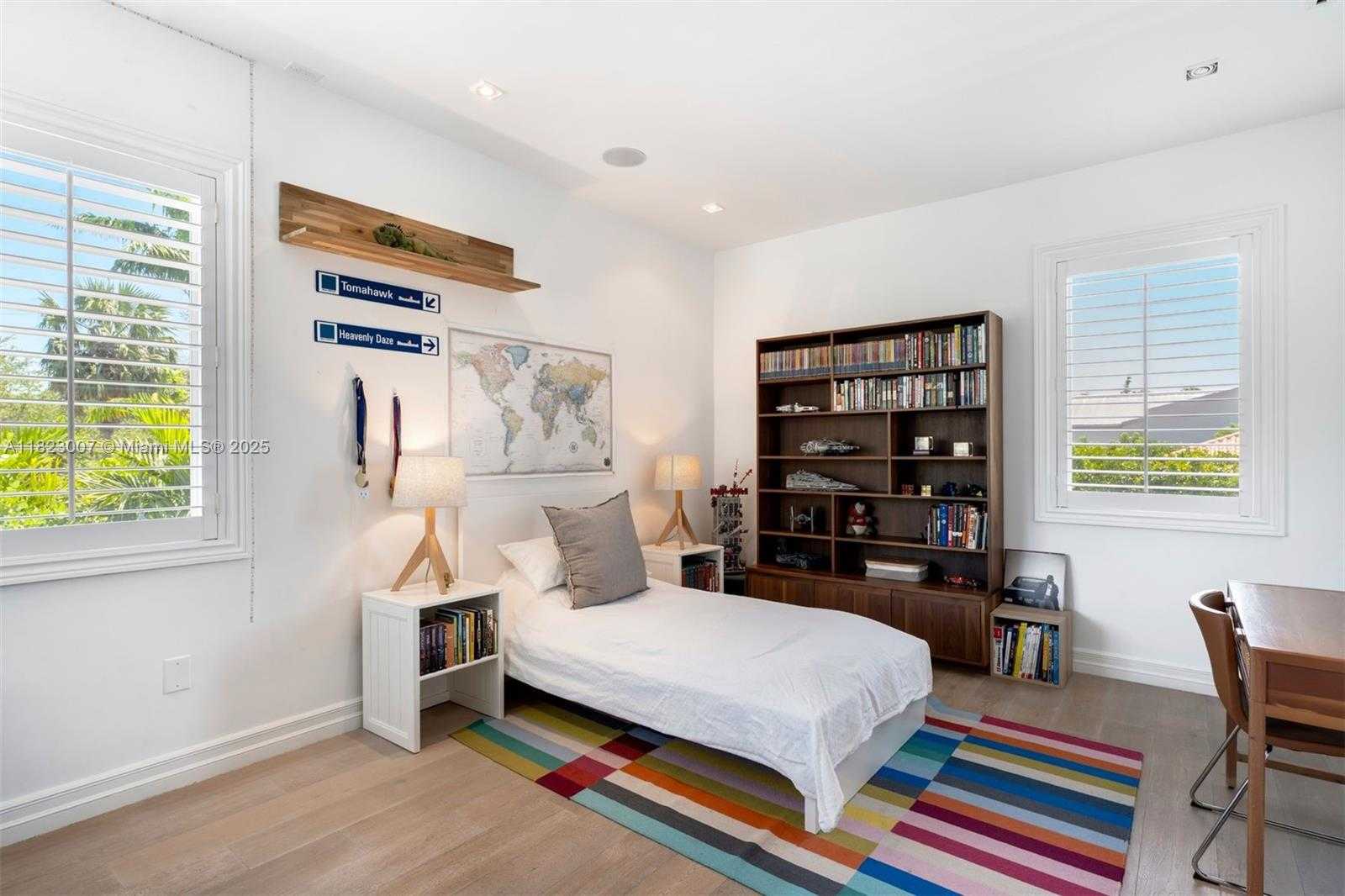 Small Image of 220 CYPRESS DR, Key Biscayne Number 31
