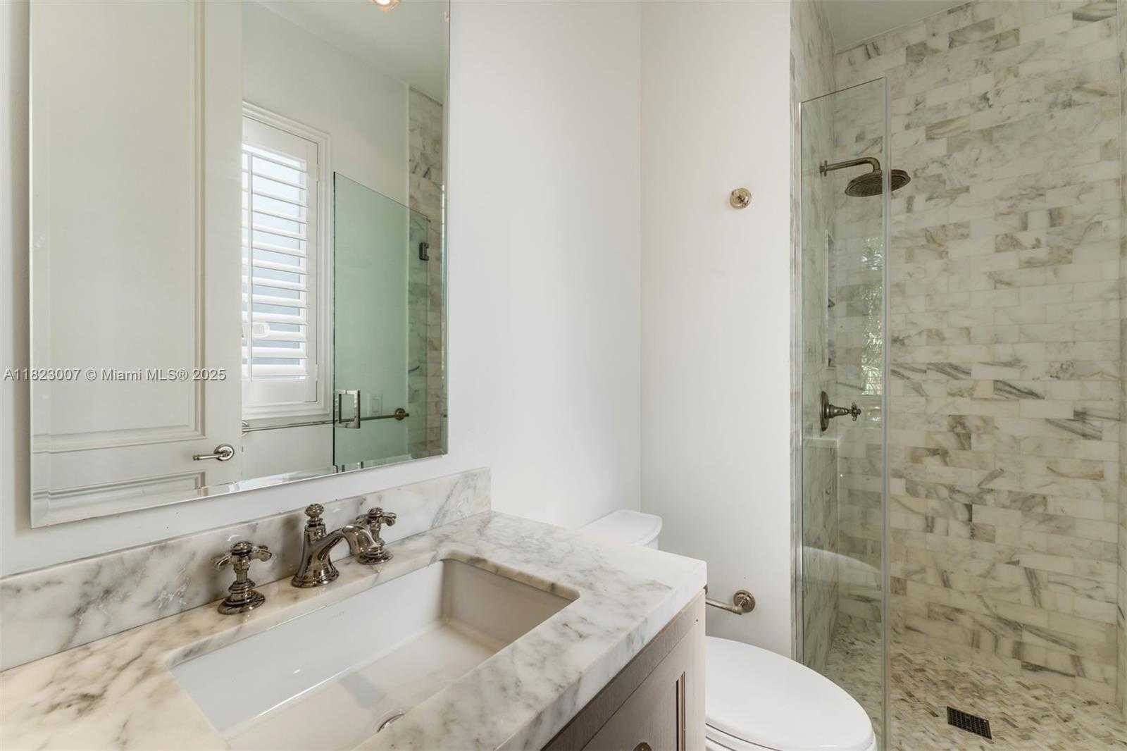 Small Image of 220 CYPRESS DR, Key Biscayne Number 37
