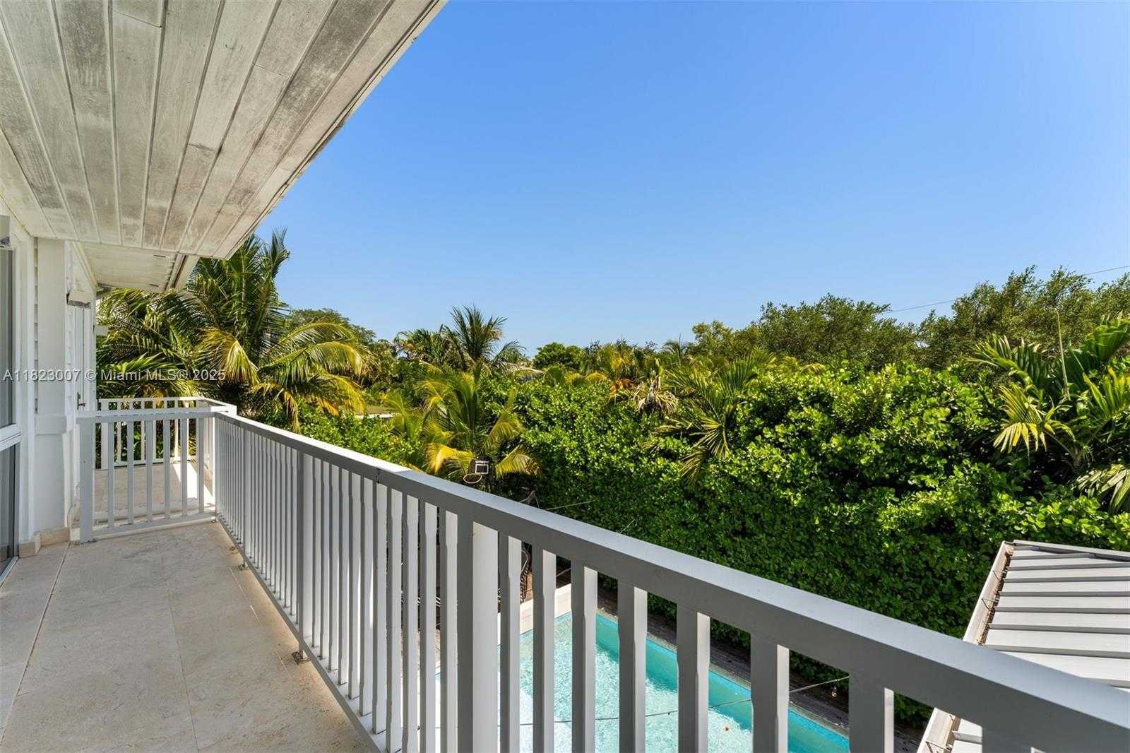 Small Image of 220 CYPRESS DR, Key Biscayne Number 41