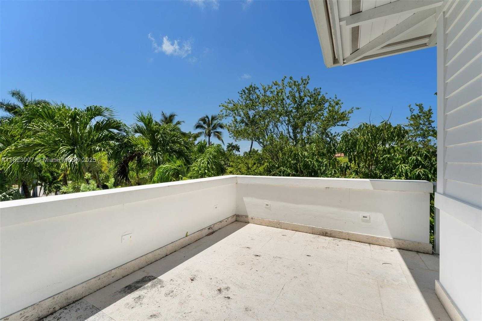 Small Image of 220 CYPRESS DR, Key Biscayne Number 44