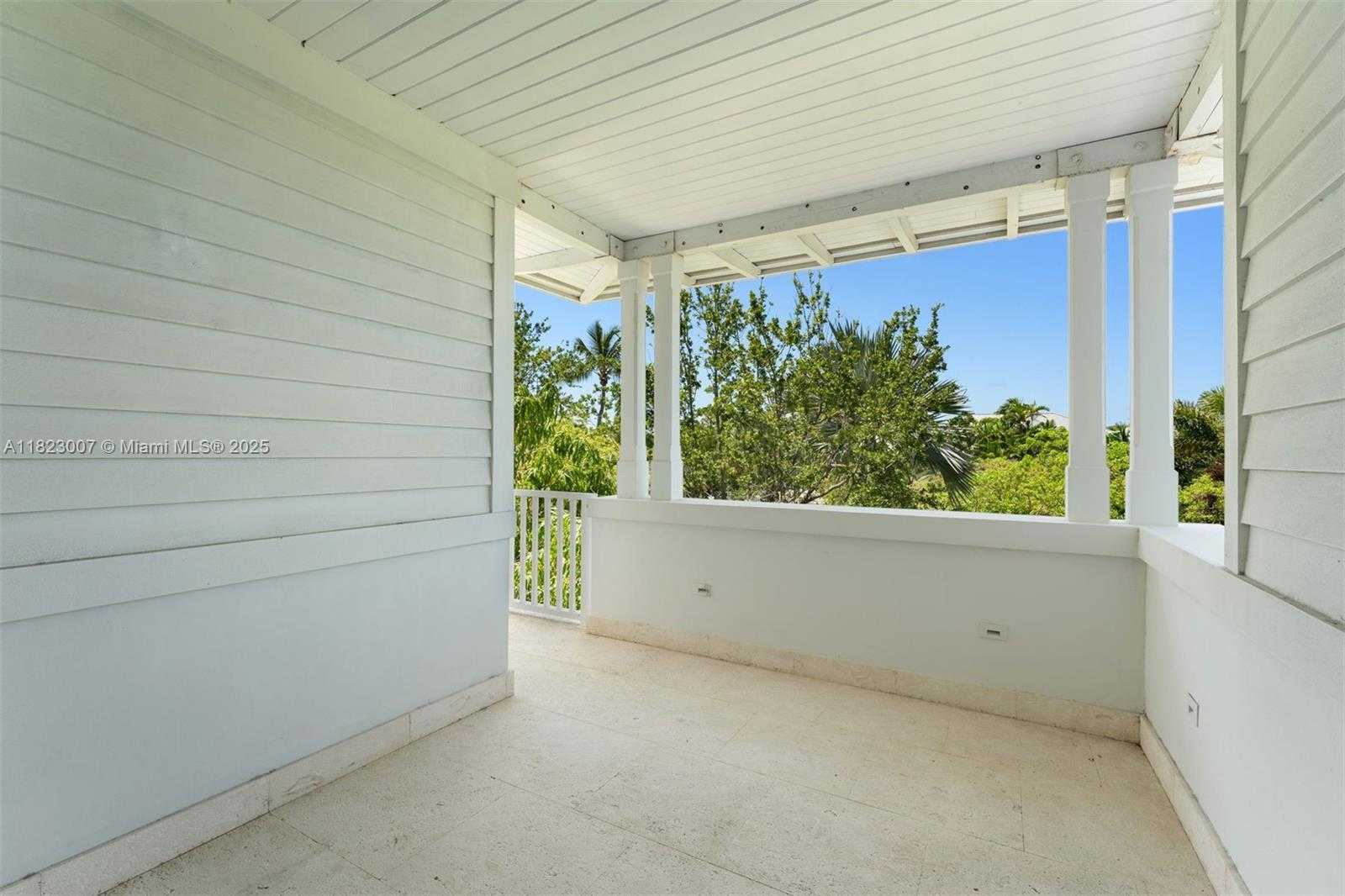 Small Image of 220 CYPRESS DR, Key Biscayne Number 45