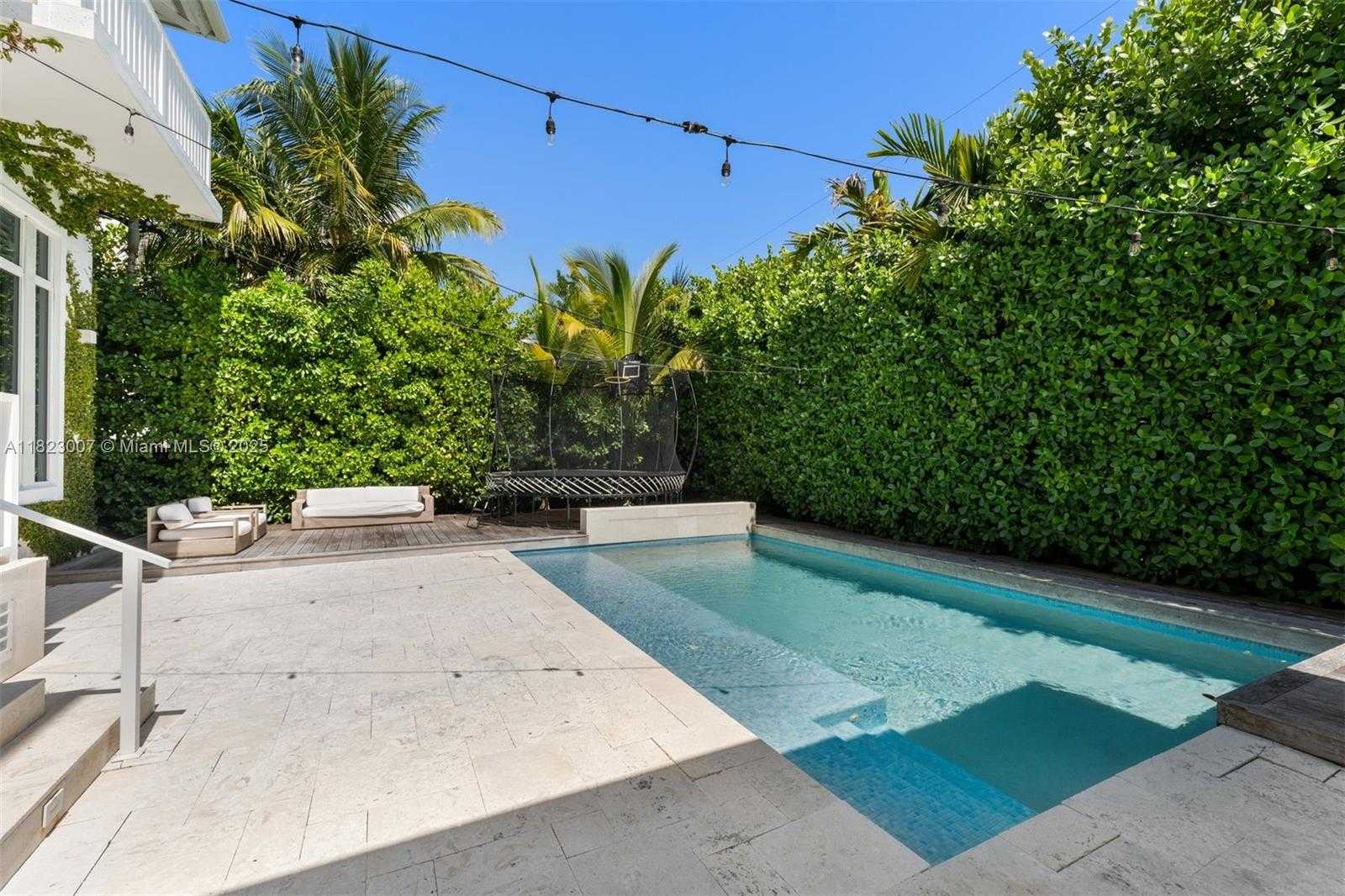 Small Image of 220 CYPRESS DR, Key Biscayne Number 51