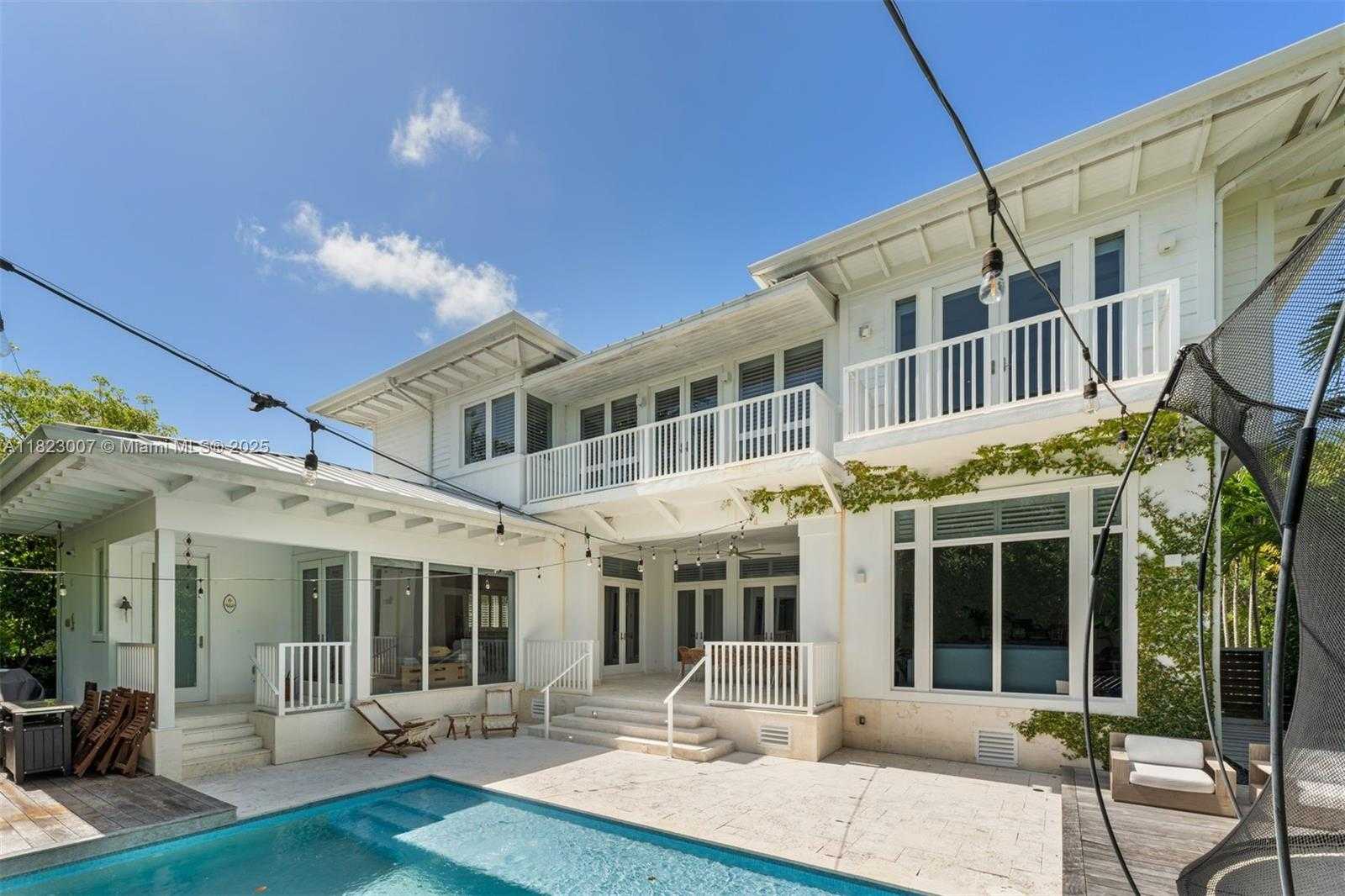 Small Image of 220 CYPRESS DR, Key Biscayne Number 54