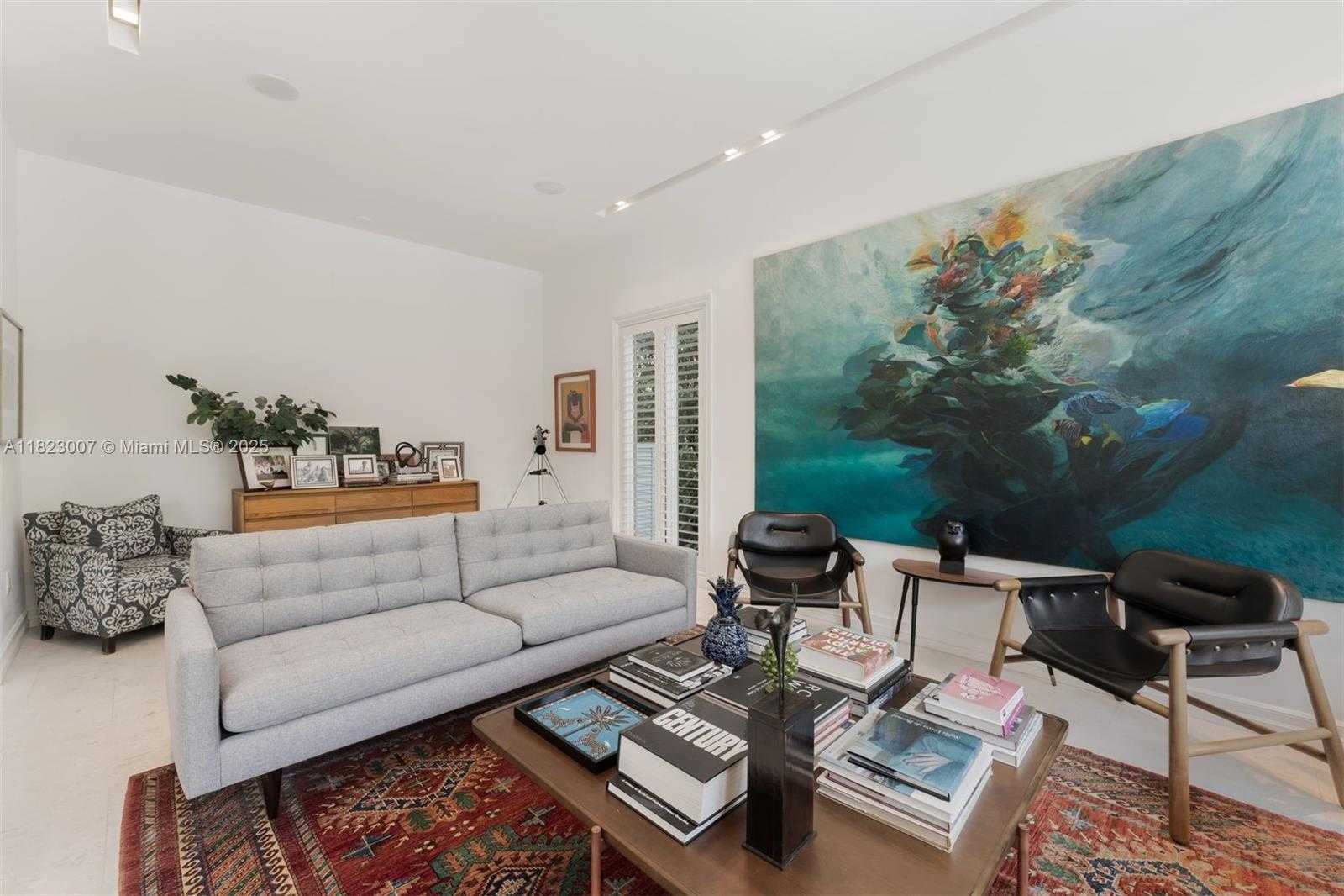 Small Image of 220 CYPRESS DR, Key Biscayne Number 6