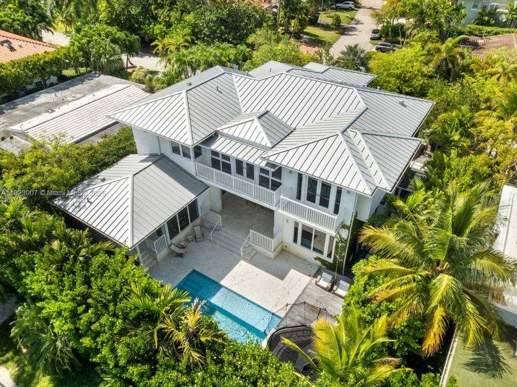 Small Image of 220 CYPRESS DR, Key Biscayne Number 62