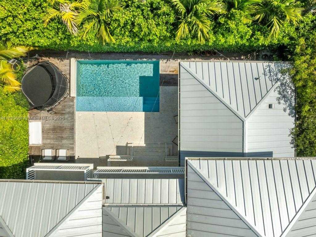 Small Image of 220 CYPRESS DR, Key Biscayne Number 63