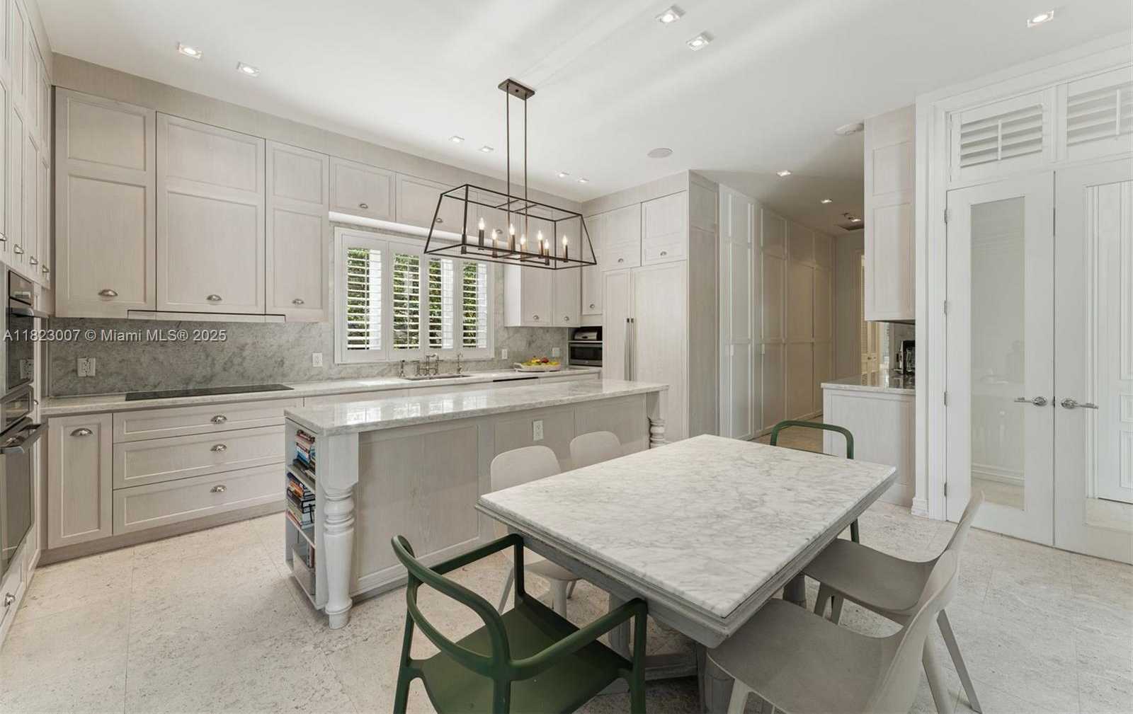 Small Image of 220 CYPRESS DR, Key Biscayne Number 8