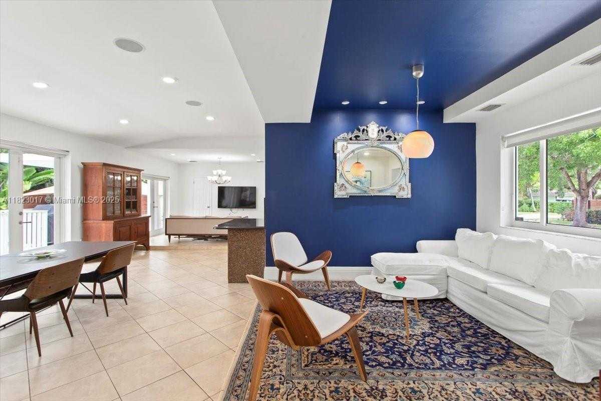 Small Image of 4190 PAMONA AVE, Miami Number 12