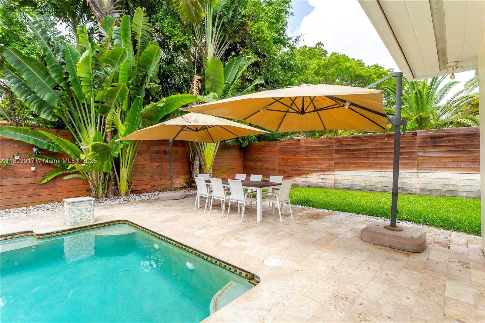 Small Image of 4190 PAMONA AVE, Miami Number 50