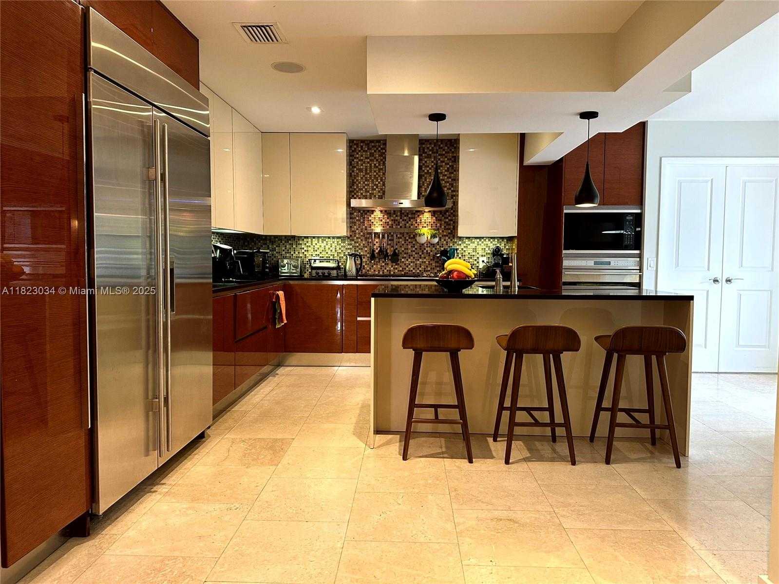 Small Image of 900 DIPLOMAT PKWY, Hollywood Number 13