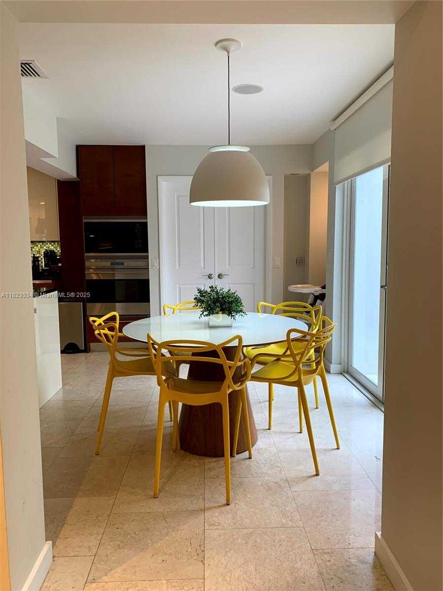 Small Image of 900 DIPLOMAT PKWY, Hollywood Number 14
