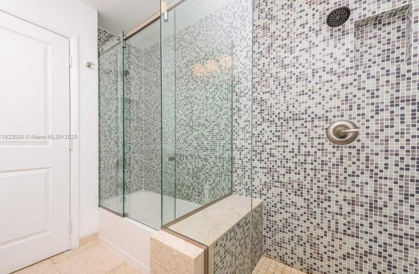 Small Image of 900 DIPLOMAT PKWY, Hollywood Number 26