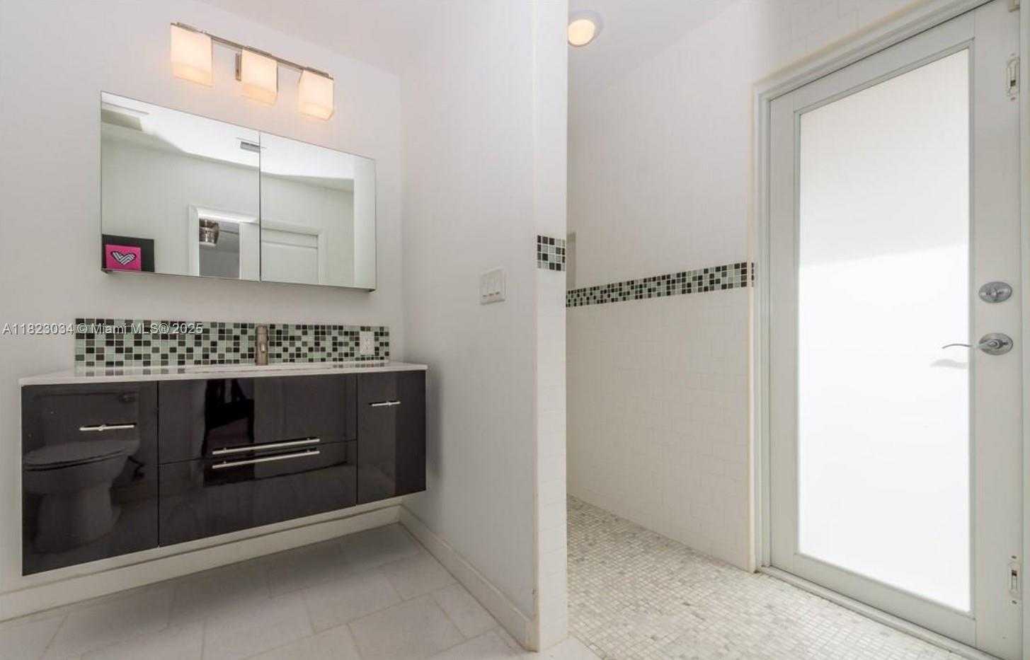 Small Image of 900 DIPLOMAT PKWY, Hollywood Number 27