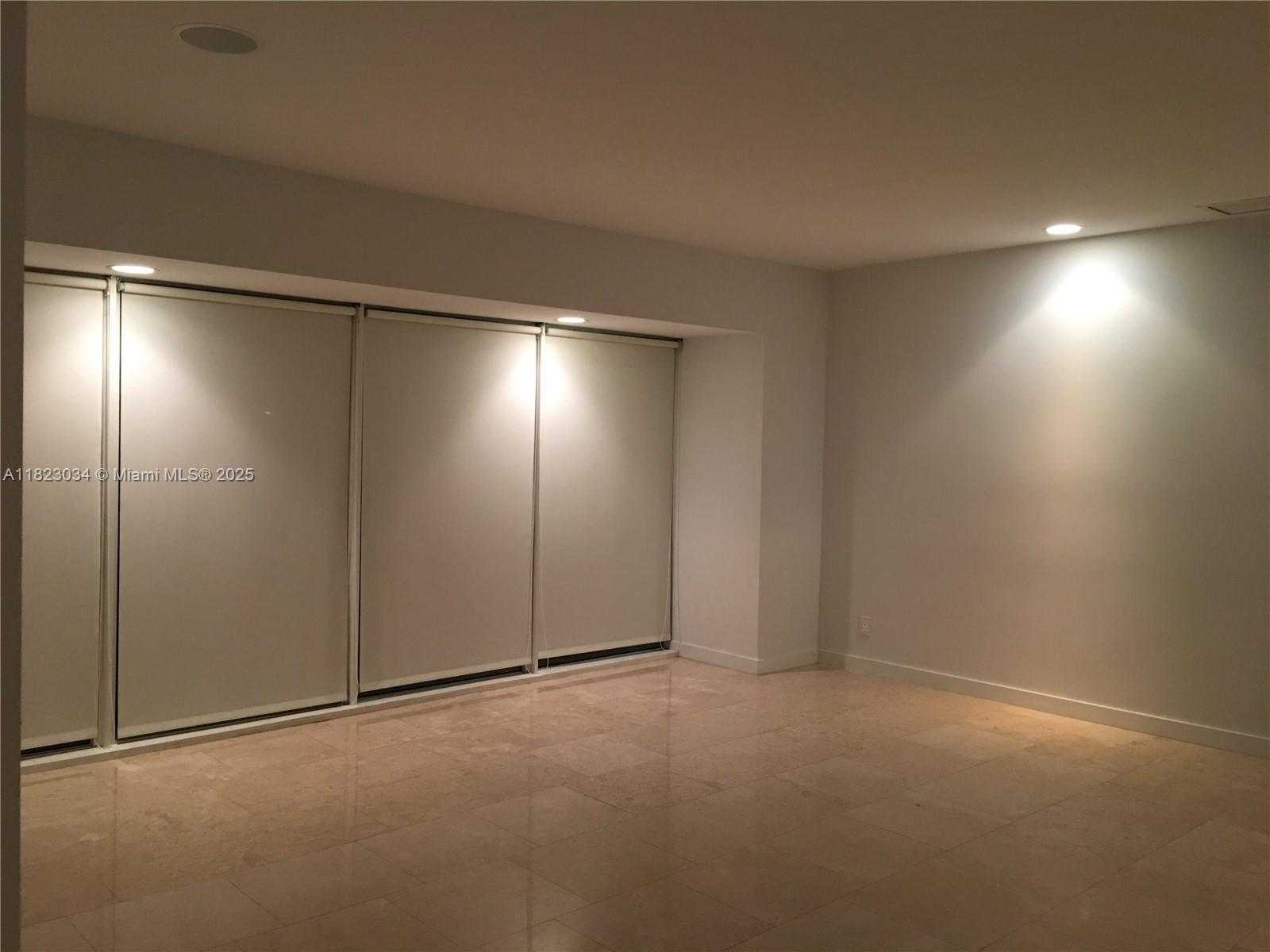 Small Image of 900 DIPLOMAT PKWY, Hollywood Number 34