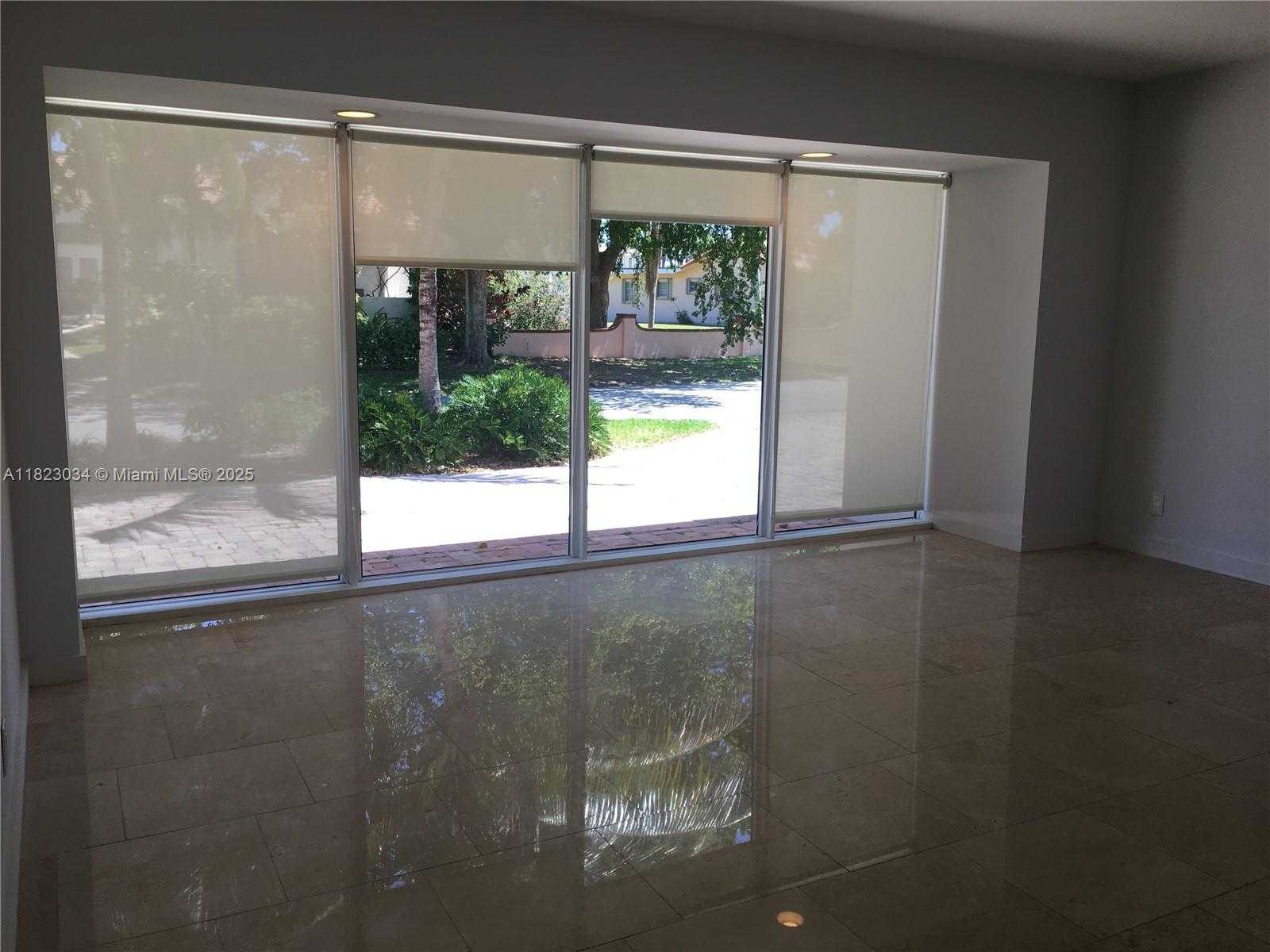 Small Image of 900 DIPLOMAT PKWY, Hollywood Number 35