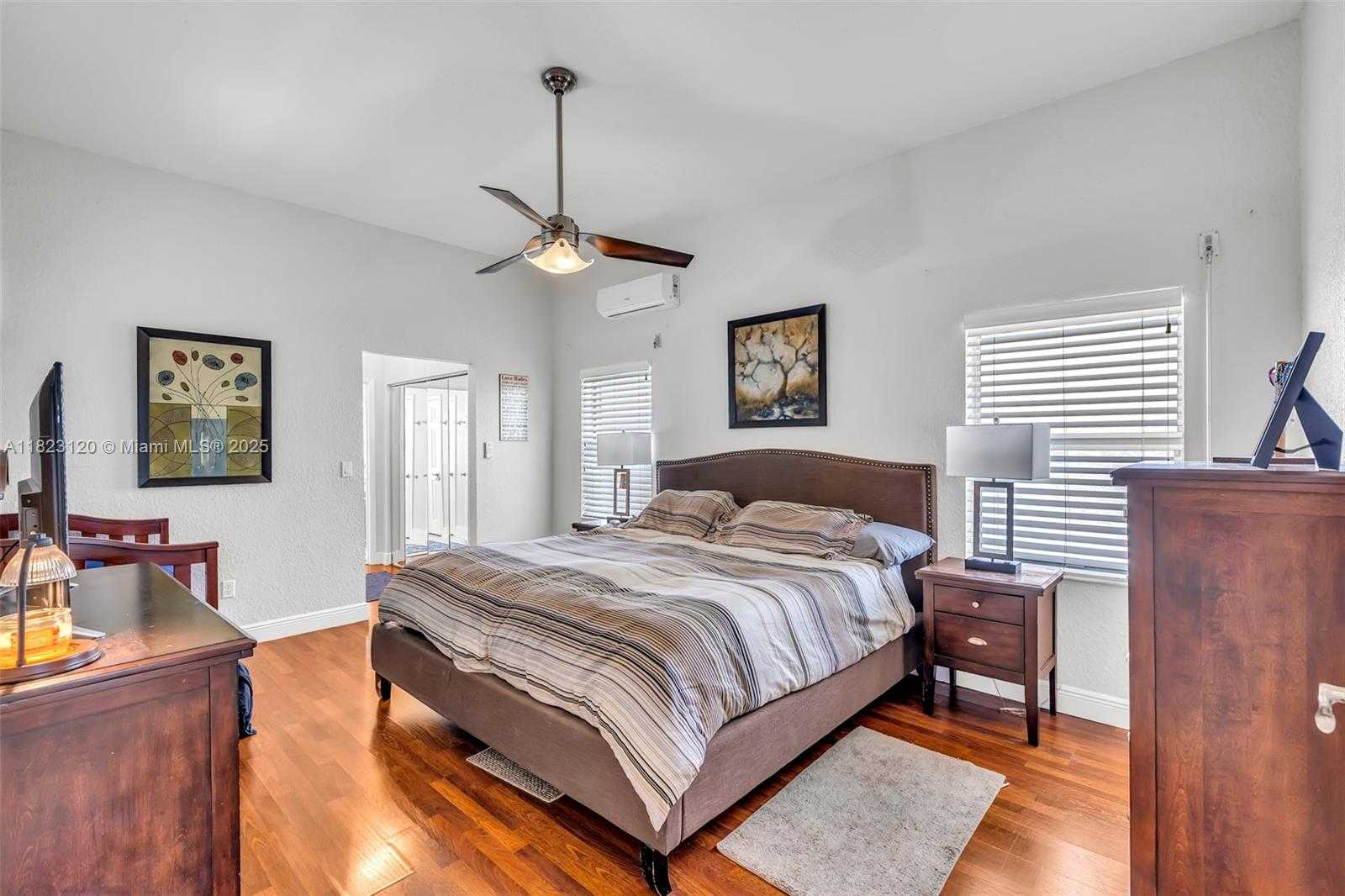 Small Image of 16260 LA COSTA DR, Weston Number 17