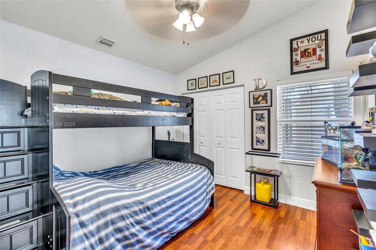 Small Image of 16260 LA COSTA DR, Weston Number 22
