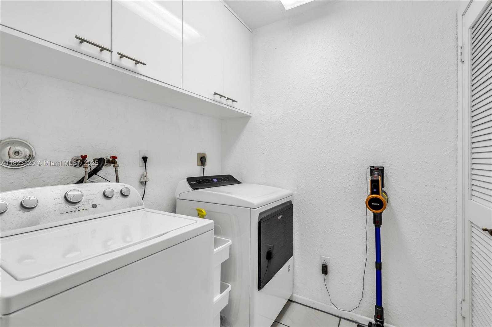 Small Image of 16260 LA COSTA DR, Weston Number 24
