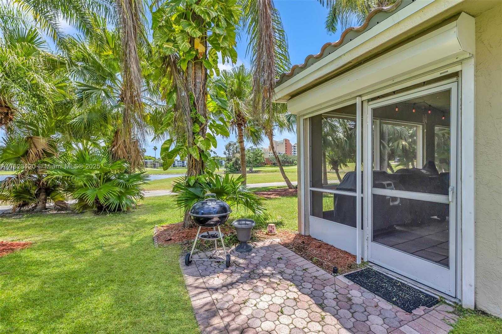 Small Image of 16260 LA COSTA DR, Weston Number 28