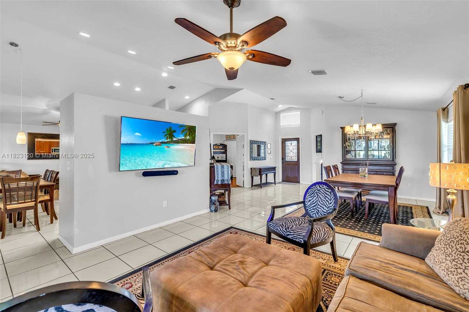 Small Image of 16260 LA COSTA DR, Weston Number 9