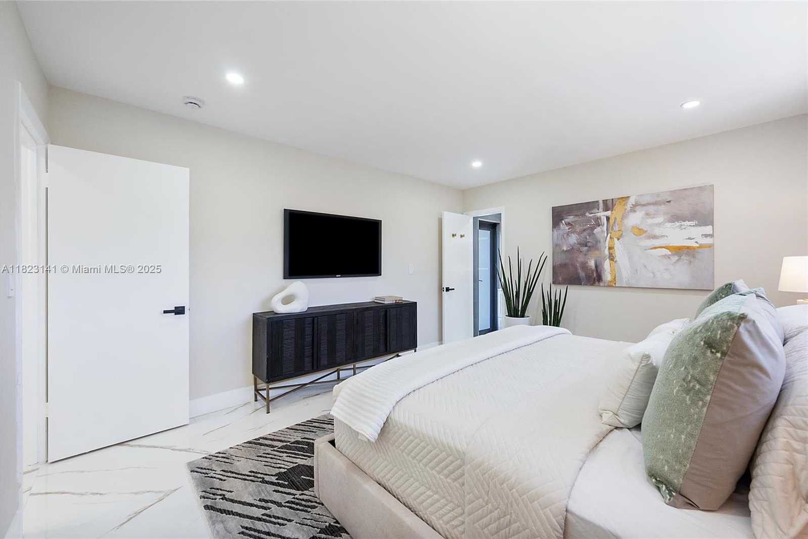 Small Image of 4300 MONROE ST, Hollywood Number 13