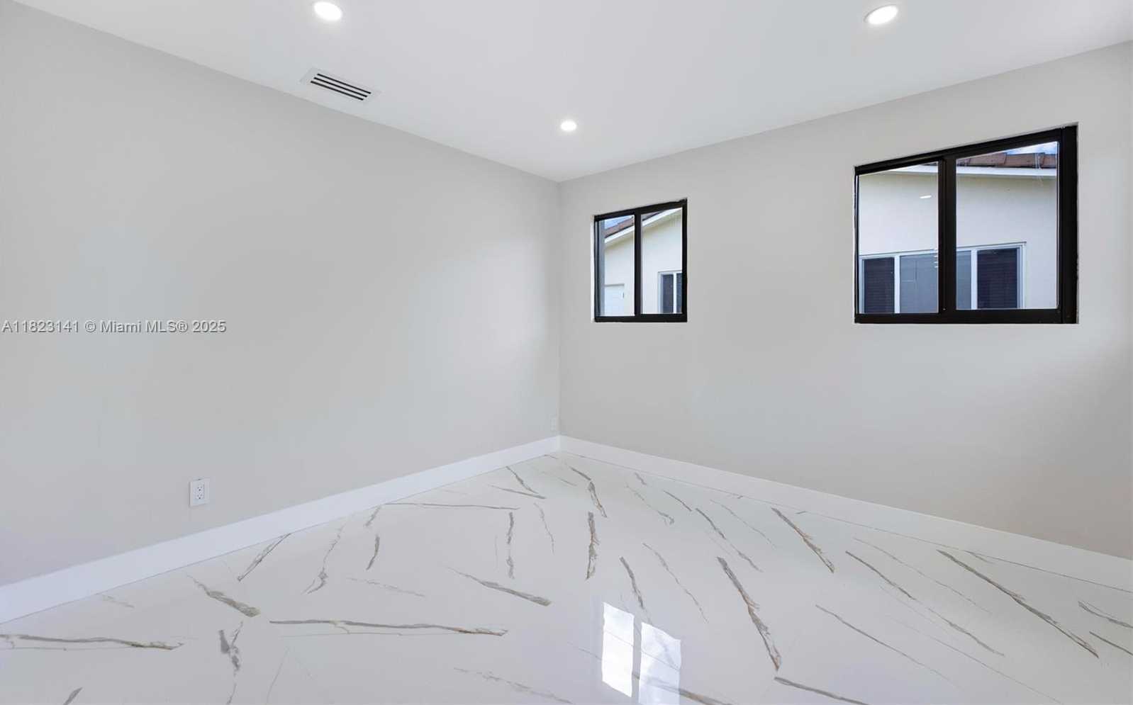 Small Image of 4300 MONROE ST, Hollywood Number 15