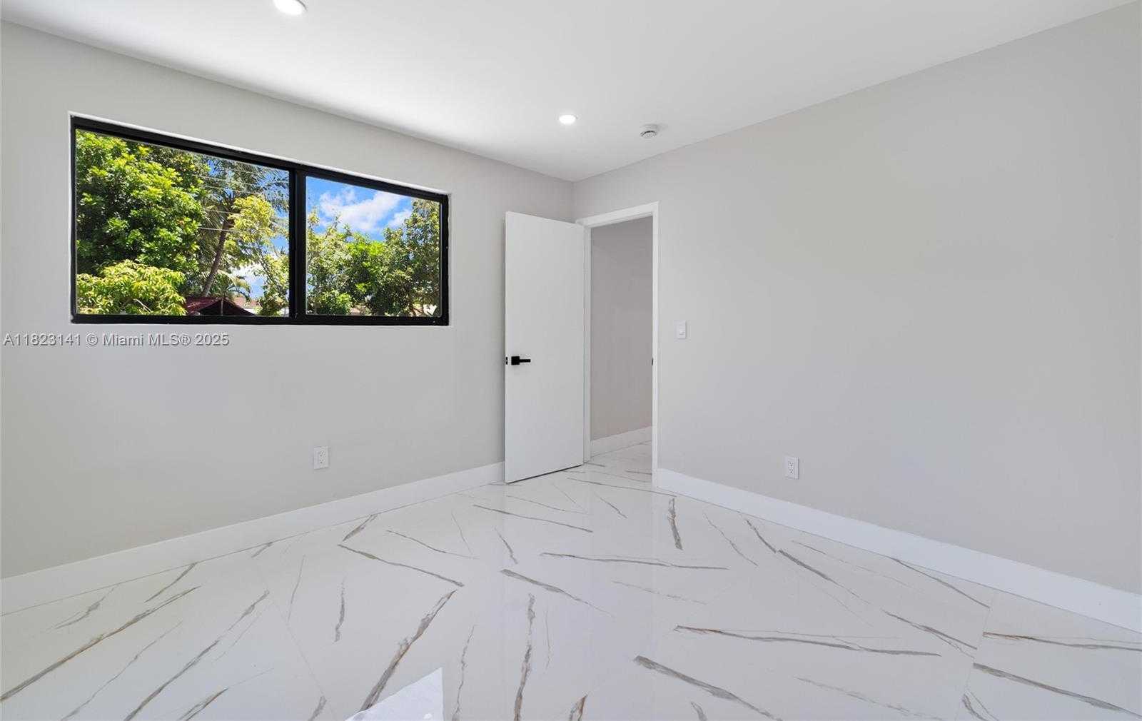 Small Image of 4300 MONROE ST, Hollywood Number 16