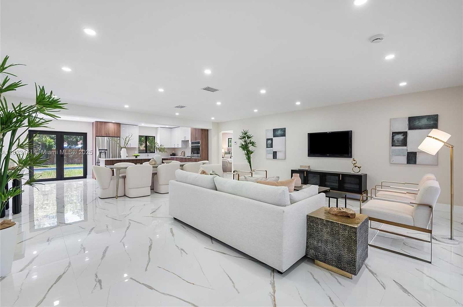 Small Image of 4300 MONROE ST, Hollywood Number 3