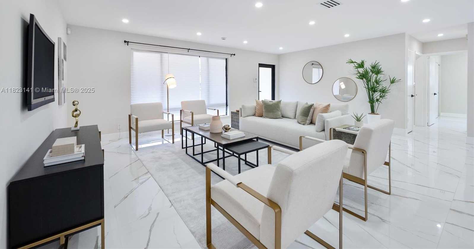 Small Image of 4300 MONROE ST, Hollywood Number 5