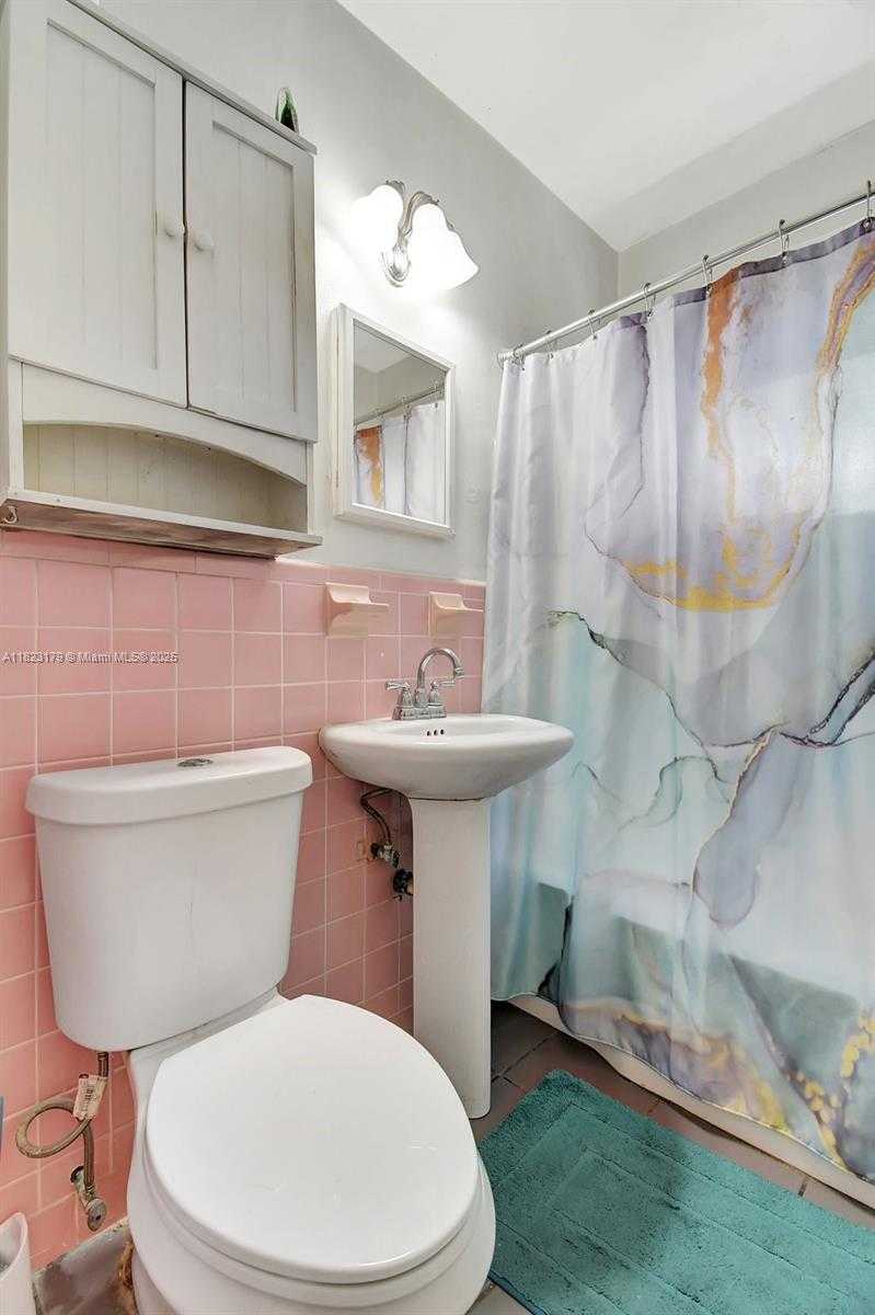 Small Image of 1991 NORTH EAST 178TH ST, North Miami Beach Number 17