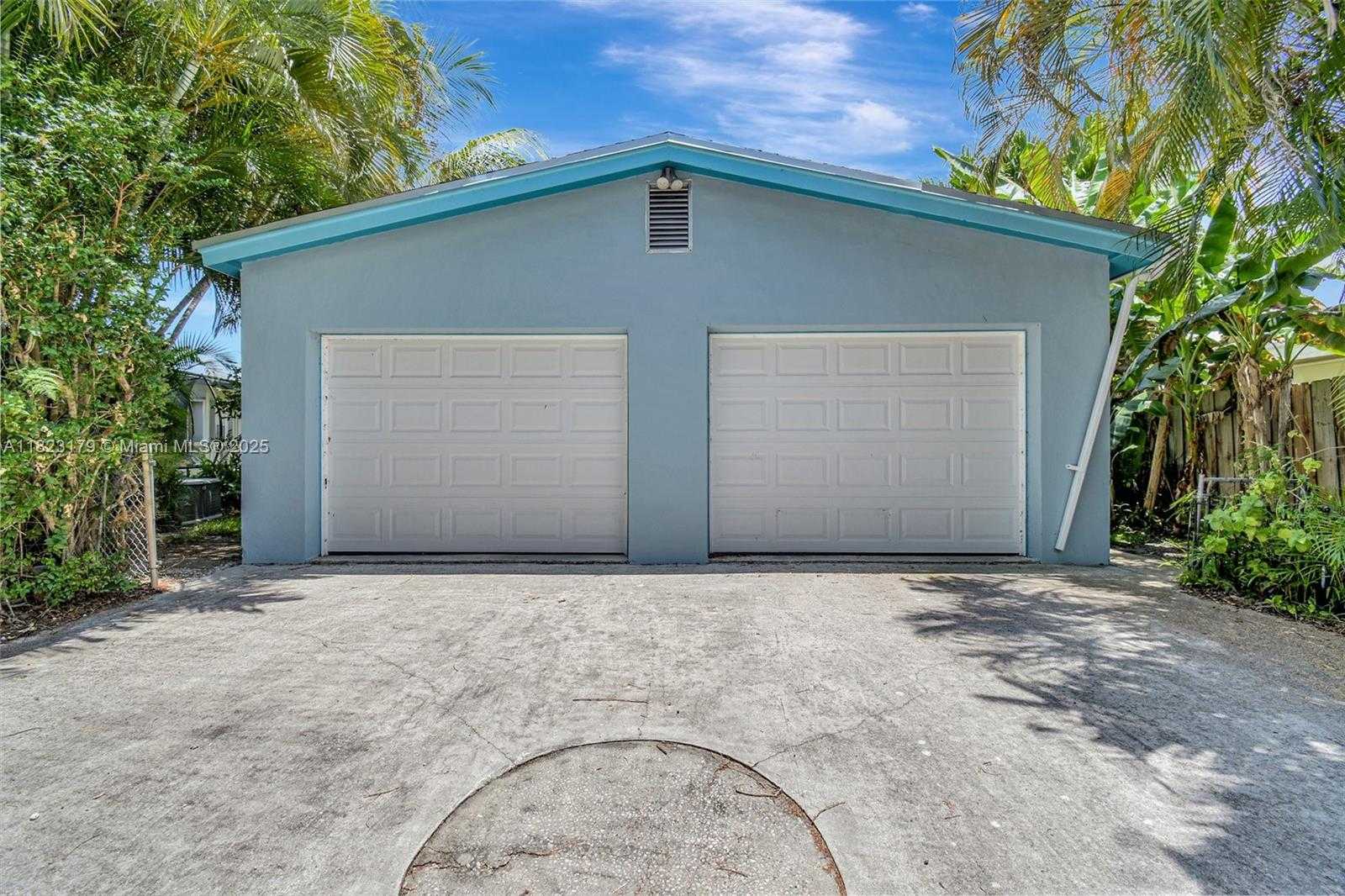 Small Image of 1991 NORTH EAST 178TH ST, North Miami Beach Number 3